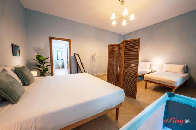 Charming Historic Home with Rooftop Views Images_4