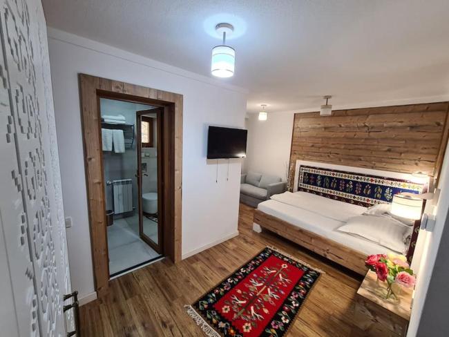 Pensiune Subcrai cu Centru SPA Images_2