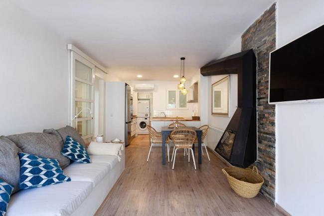 Spacious apartment with city view in Llafranc 98 m² Images