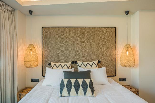 HOM54 City View Suite with Jacuzzi Images_5