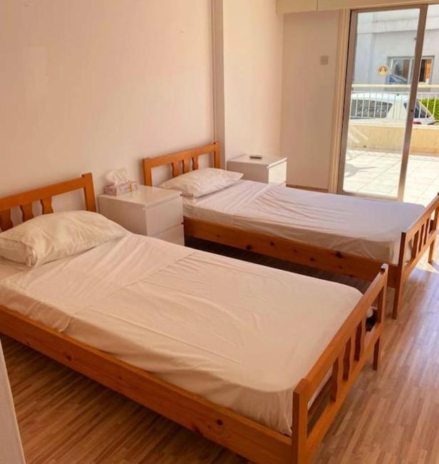 Large modern flat Images_3
