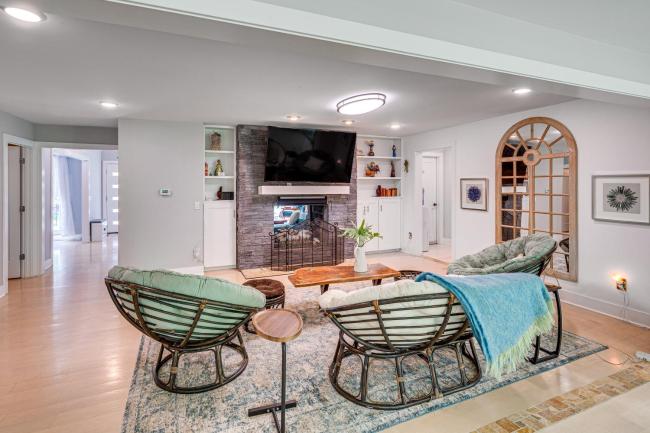 Expansive Fontana Home Less Than 2 Mi to Geneva Lake! Images_3