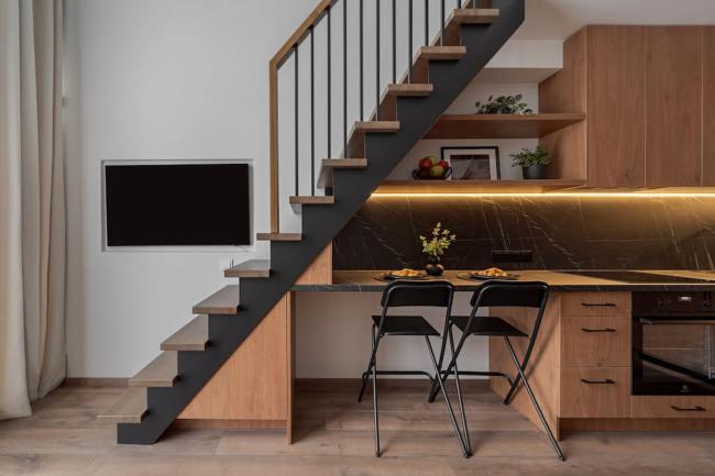 Modern Loft with Free Parking Images_4