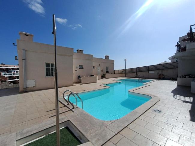 Paradise double apartment Amadores with pool Images_1