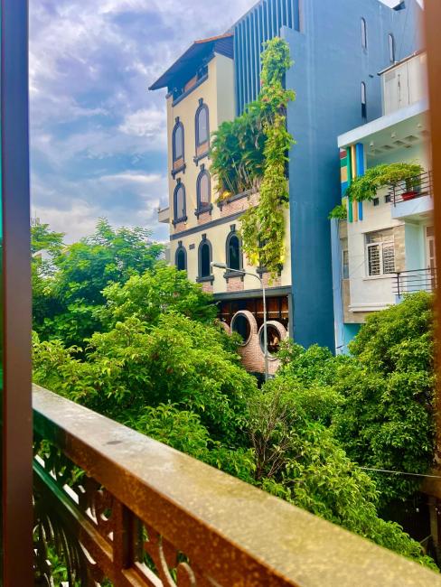 A cool green view Images_1