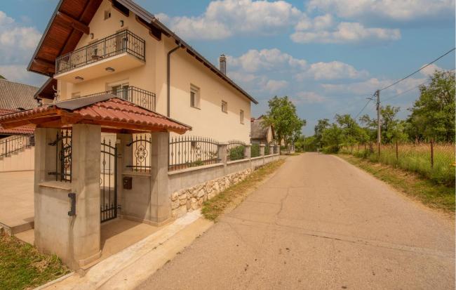 Amazing Home In Prozor With Kitchen Images_4