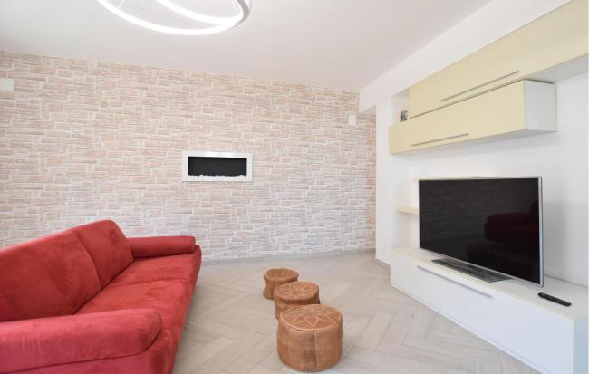 Beautiful Apartment In Sessa Cilento With Kitchen Images_4