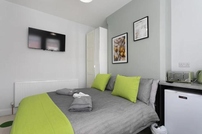 Pass the Keys Room 4 · Nottingham studio - Perfect for exploring Images_5