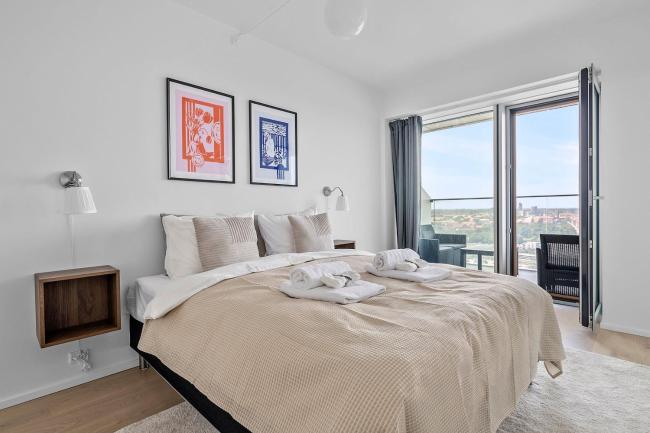 Penthouse suite on 35th floor Images_5