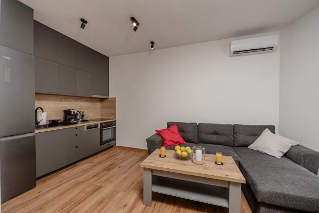 LUX Seafront APT - Close to the Sea - Private Parking Images
