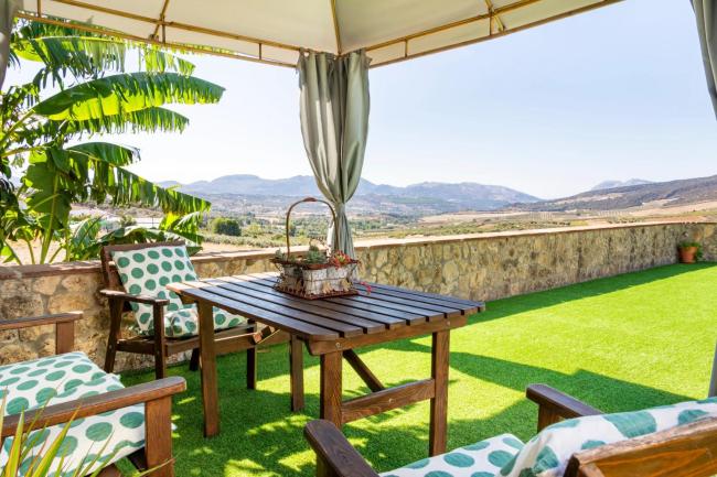 Charming Apartment in Los Prados Malaga 45 m² with Pool Images_2