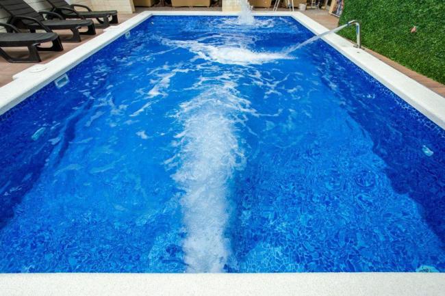 Private Property, 7 Images_1