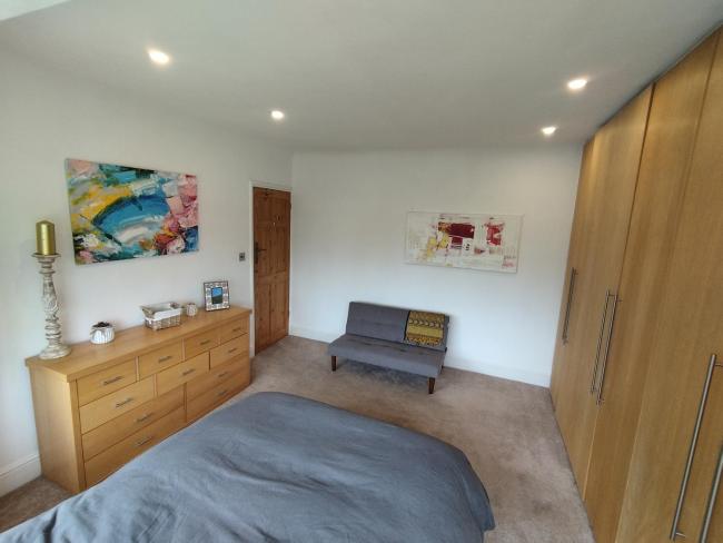 VC - Cottage In The City Images_1