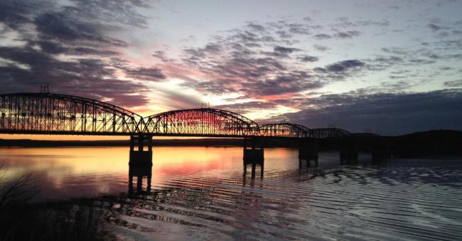 A Bridge View Inn Images