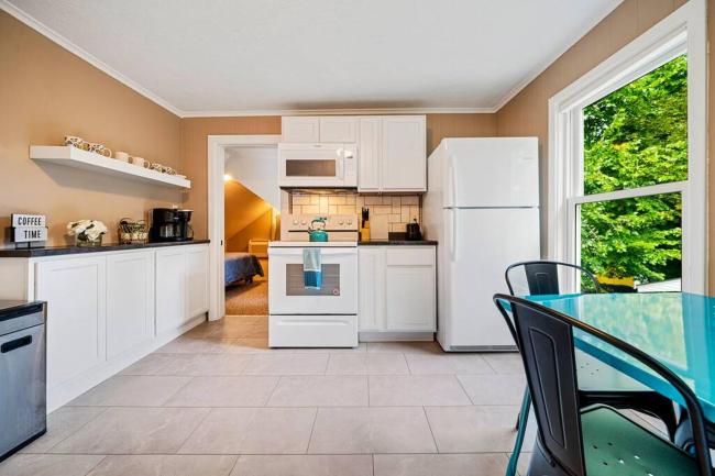 Perfect 2BD location in Saco with Free Parking Images_2