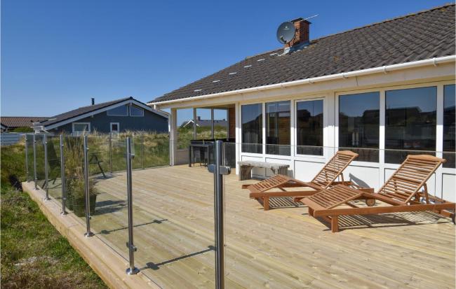 Beautiful Home In Hvide Sande With Wifi Images_5