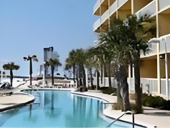 Sterling Resorts -Calypso Resorts and Towers Images_1