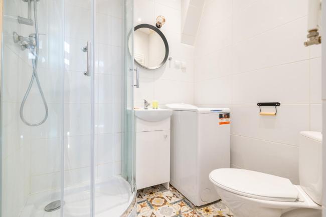 Moniuszki Comfy Studio Images_5