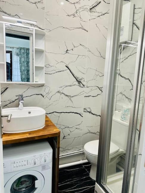 Apparemment Tour Eiffel- La Motte Picquet Grenelle Images_4