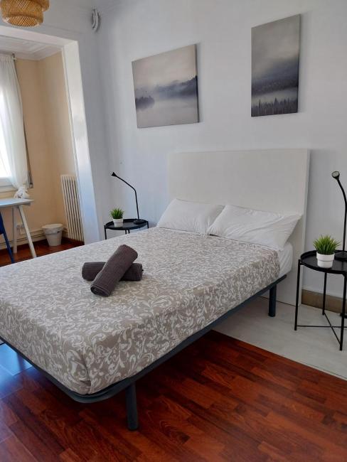 Eixample Bruc Private Rooms Images_2