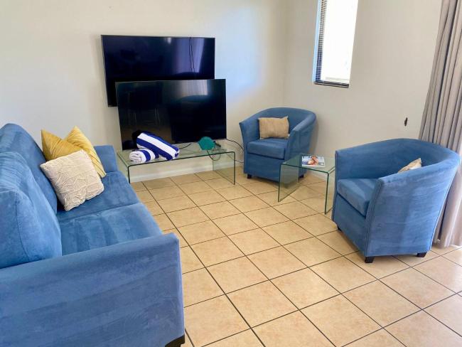 Perfect Position on The Water Strand 18 Images_4