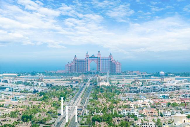 LUX Iconic Views at The Palm Tower Suite 7 Images_1