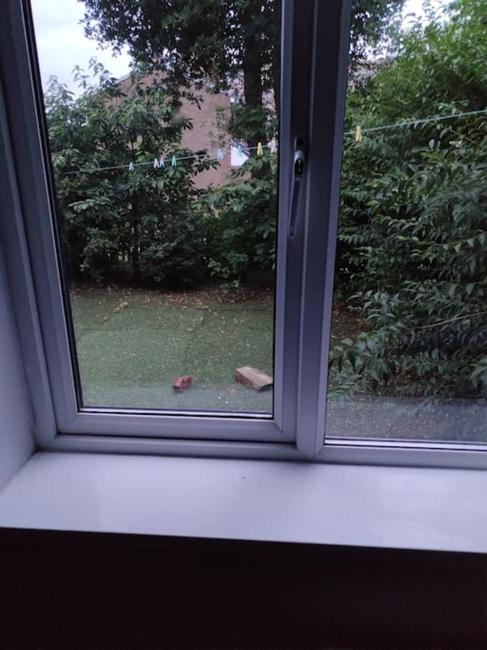 Cosy 2bed Apt with free parking Images_3