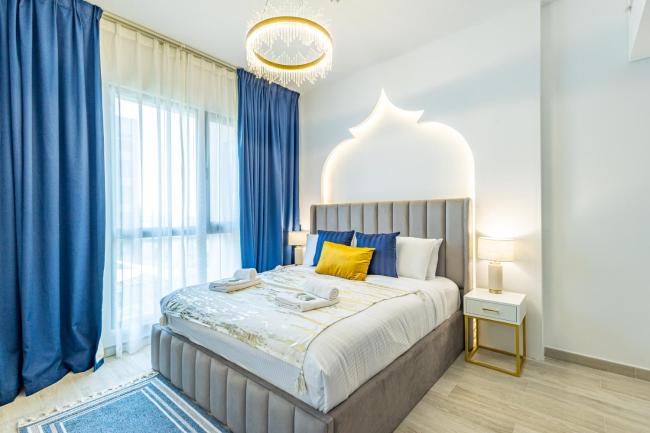 1BR with Poolview 5min to Jumeirah Beach Images_2