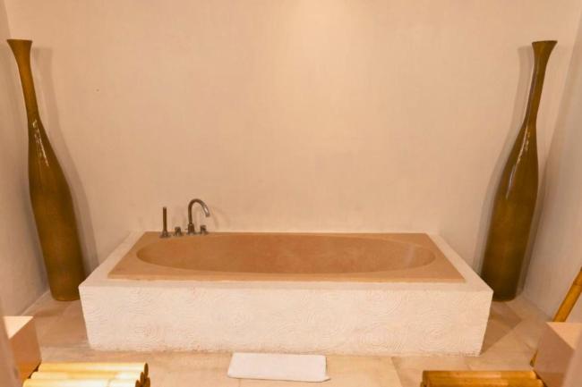 Cadudasa Beachfront 6 BR Private Pool Villa ZN127 Images_1