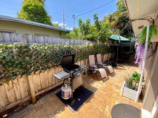 1 Block to Wilton Drive Images_2