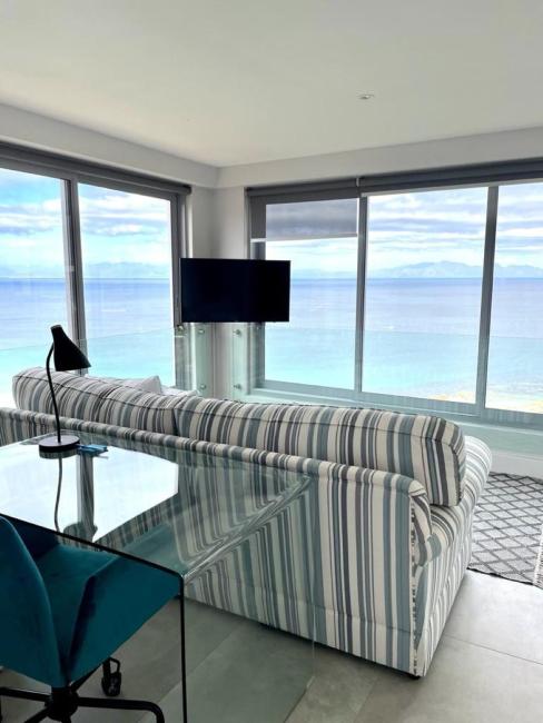 Modern apartment with sea views Images_3