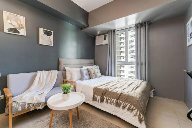Furnished Studio in Cebu IT Park with Fast WiFi and Pool Access Images_2