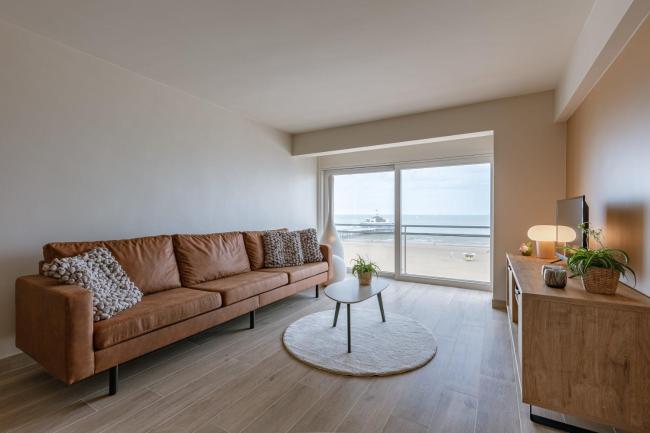 Cosy beachfront apartment with great sea view Images