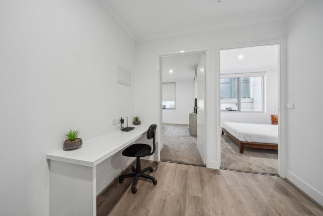 Convenient 2-Bed with Pool By Parks & Amenities Images_2