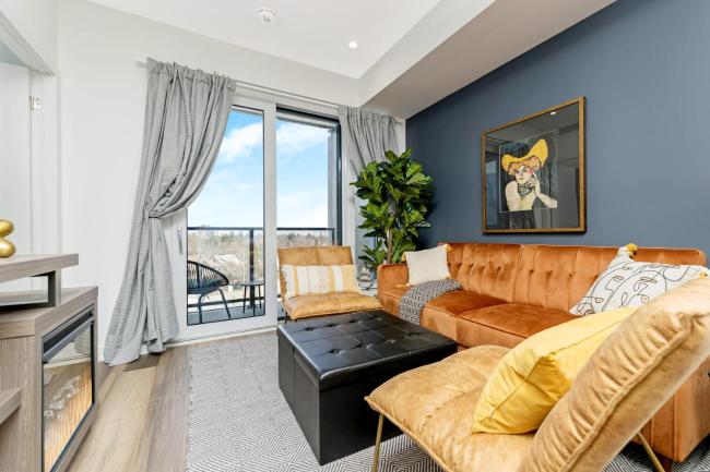 Stylish Downtown - 1BR Condo - Superb Views Images_5