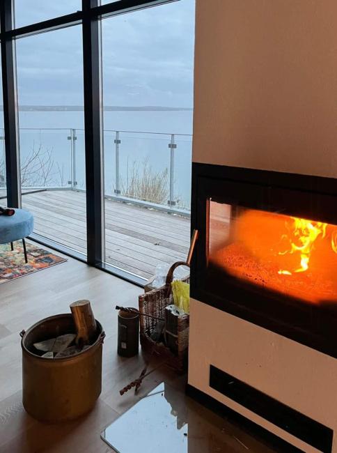 Architect-designed cottage with its own beach Images_5