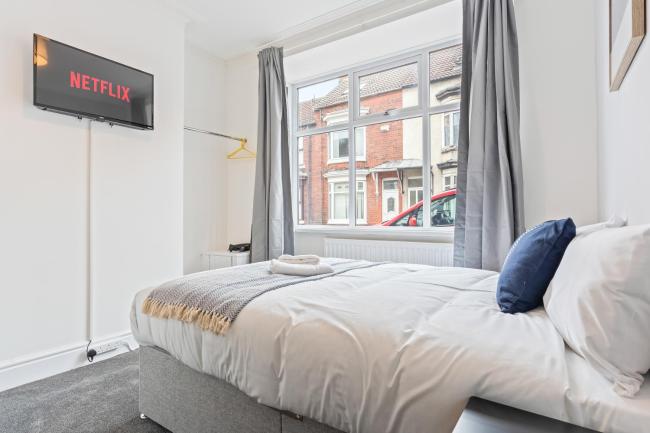 Suite #1 - Central Location - Private Ensuite, Smart TV, Fast Wifi by Yoko Property Images_1