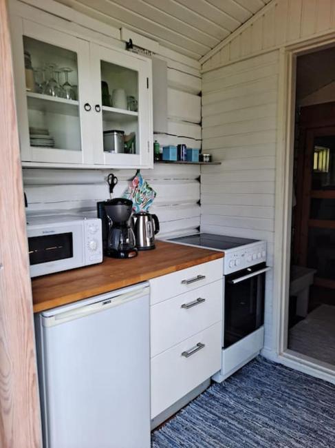 Log cabin in a beautiful seaside location Images_4