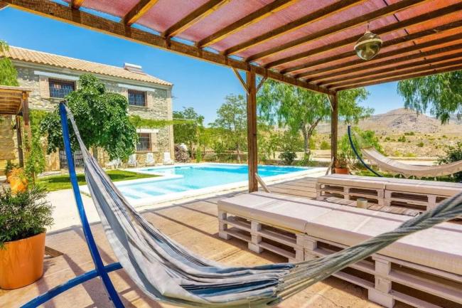 Spacious House in Oria Images_2