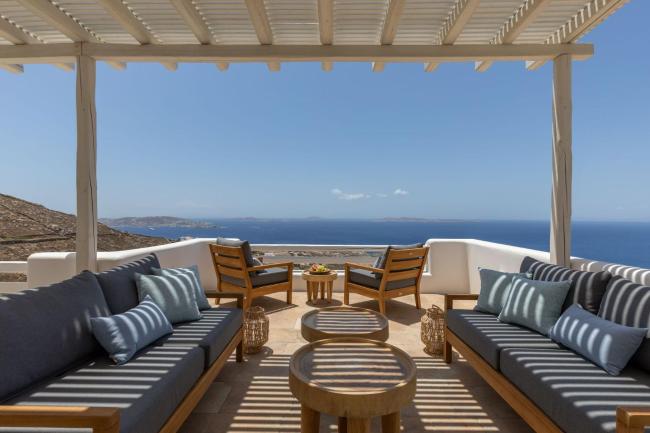 Renovated Luxury Oceanview Villa with Pool in Mykonos Images_1