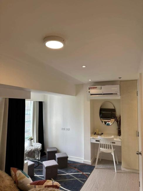 Golf Course View Unit w Free Pool in BGC And Gym Images_4