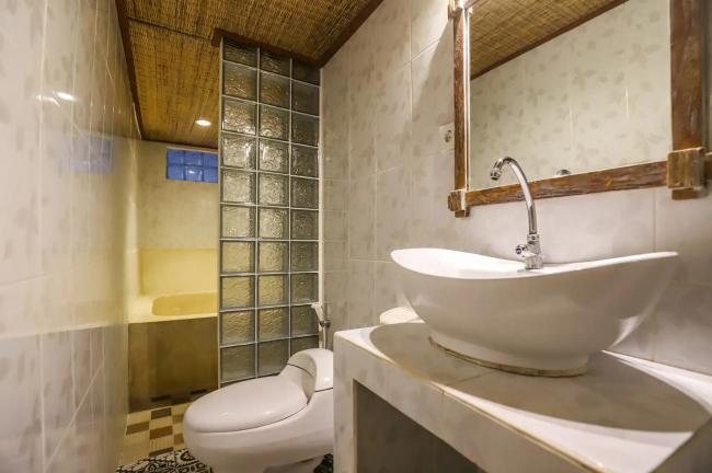 Cozy and Authentic 1-BDR with Balinese Temples Images_1