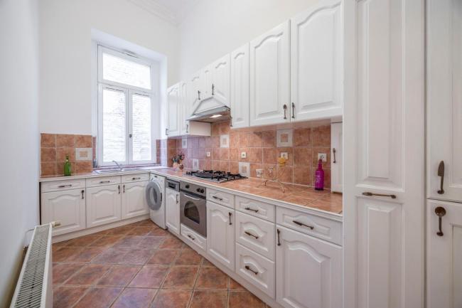 Classy Quentin Dream Home in the Heart of Budapest Images_4