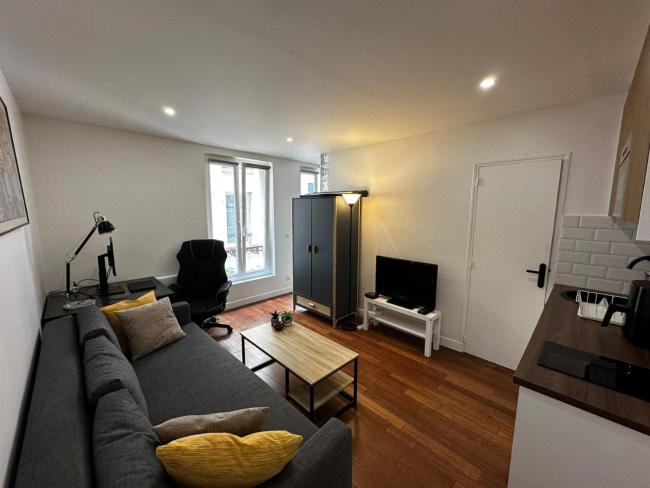 Cozy Parisian Flat in 11th Arr Images_2