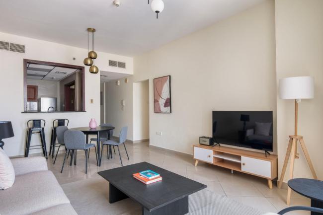 Blueground JLT lake view fully furnished DXB-1499 Images_2