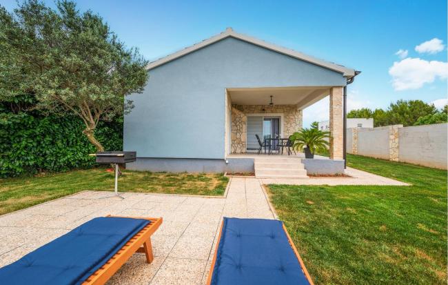 Lovely Home In Fazana With Kitchen Images_5