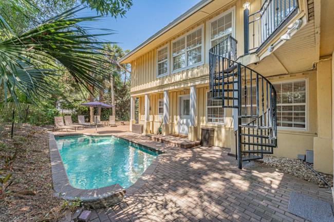 STEPS TO THE BEACH, Updated, Walk to and Restaurants, Private Pool, Ping Pong Images_3