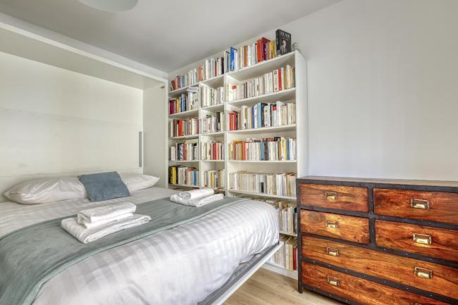 Superb Flat with Balcony in the Latin District Images_5