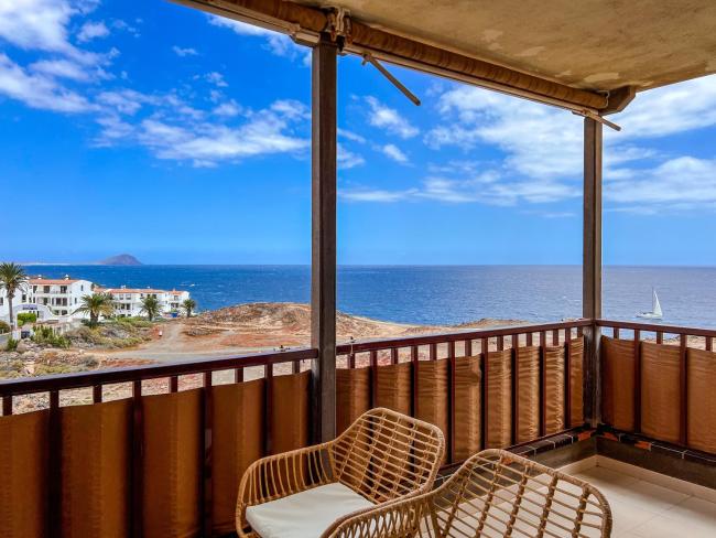 Seaside apartment with a sea view Images_1