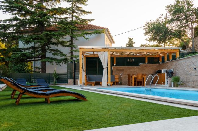 Holiday House Boban with Private Pool and Garage Images_2